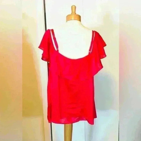 Torrid Cold Shoulder Fuchsia Colored Flutter Sleeve Textured Blouse Size 2 NWT - Picture 6 of 11